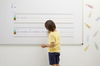 Linjerad magnetisk skrivremsa 2st.